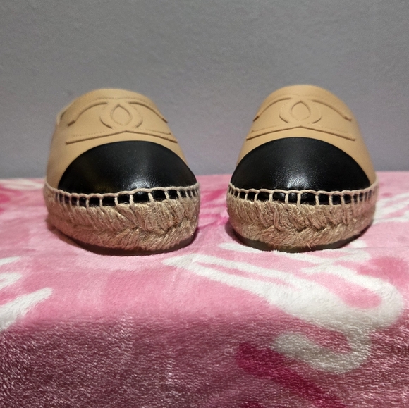 Women's Chanel Espadrilles Black And Beige Loafer, Size 38. NWOB - Picture 8 of 9
